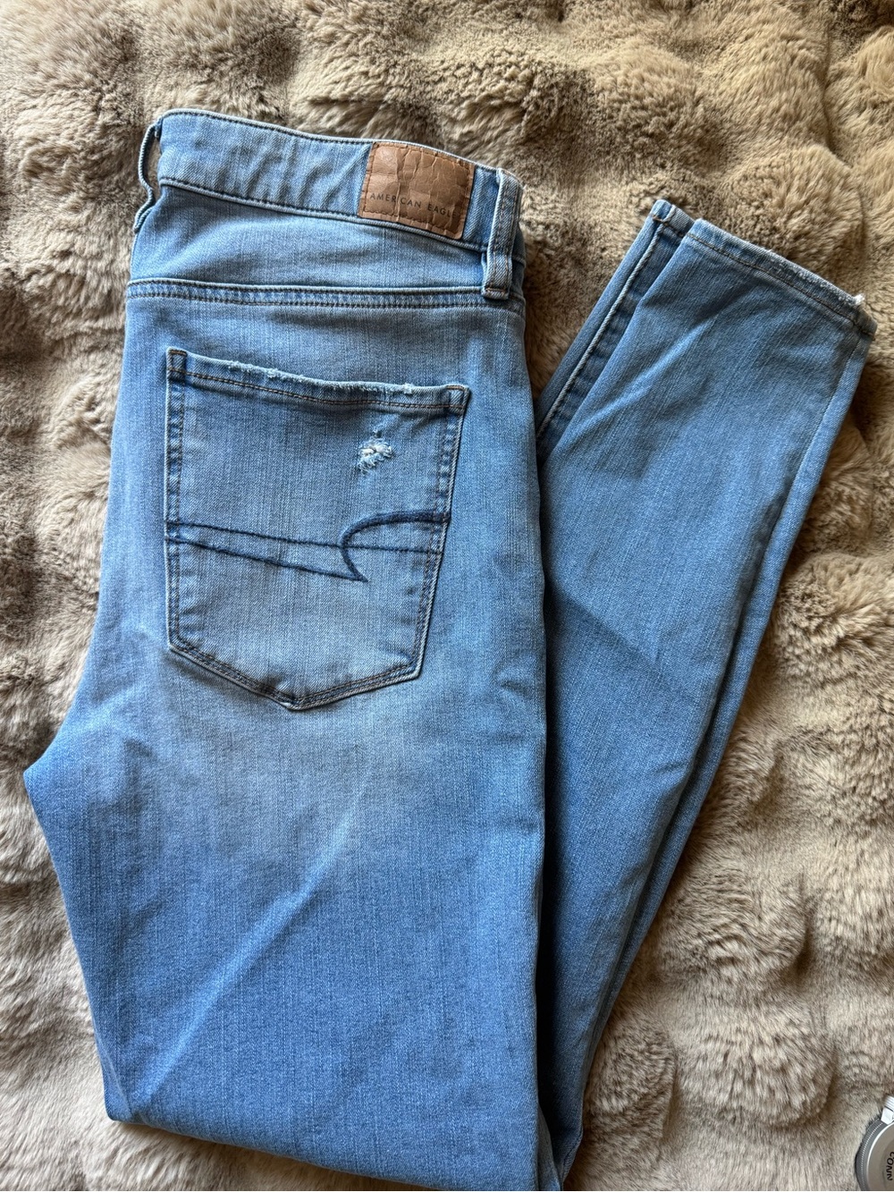 AEO Light Wash Dream Jean Super High-rise Jegging
